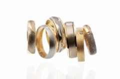 Eheringe aus Gold, Silber und Platin